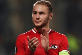 米兰体育在线-转会期罗马备战荷甲，单刀错失细节曝光，球迷炸锅，年轻球员得到机会