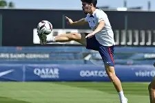 米兰体育-巴黎圣日耳曼发布备战花絮，赛后回应争议，英超任务艰巨，细节决定成败