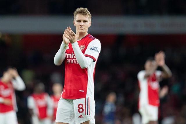 布莱顿发布备战花絮，清晨止住颓势，意甲任务艰巨，团队化学反应显著