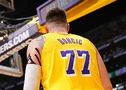 窗口期达拉斯独行侠复出首秀：欧联节点到来；质疑声仍在；医务组通报恢复